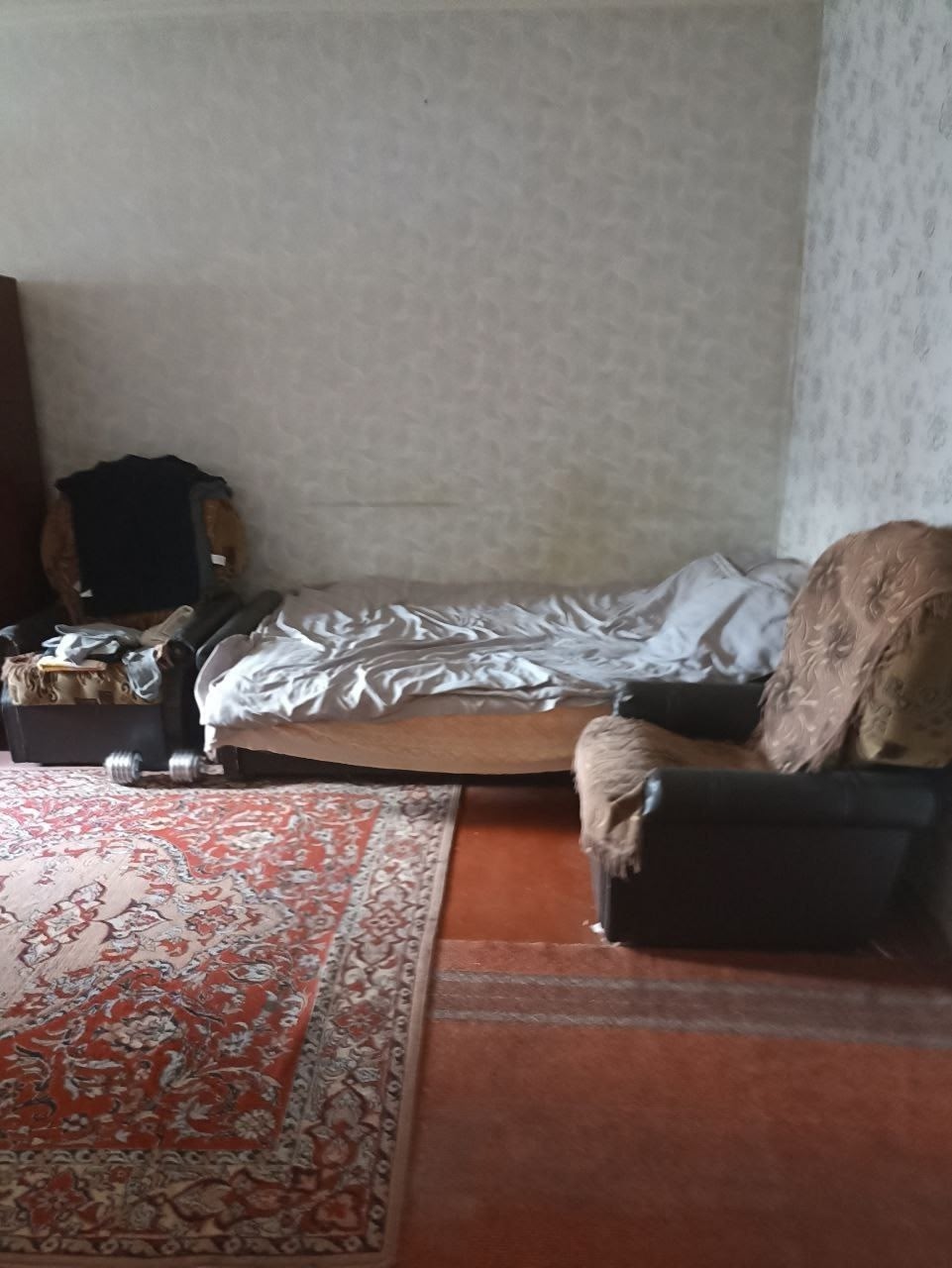 СДАМ 1 КОМН В ЛЕНИНСКОМ Р-НЕ ! Пр.Ленинский мкрн Голубые 8\9 эт. Нормальное состояние . Мебель, вся быттехника, маш-авт и др💦Вода постоянно холодная ! Оплата 15000руб + коммуслуги.Фото остальные смотрите на моей странице. 79493174777 -звоните, телеграмм, ватсап,мах 79498947317-звоните,380713174777 - телеграмм...