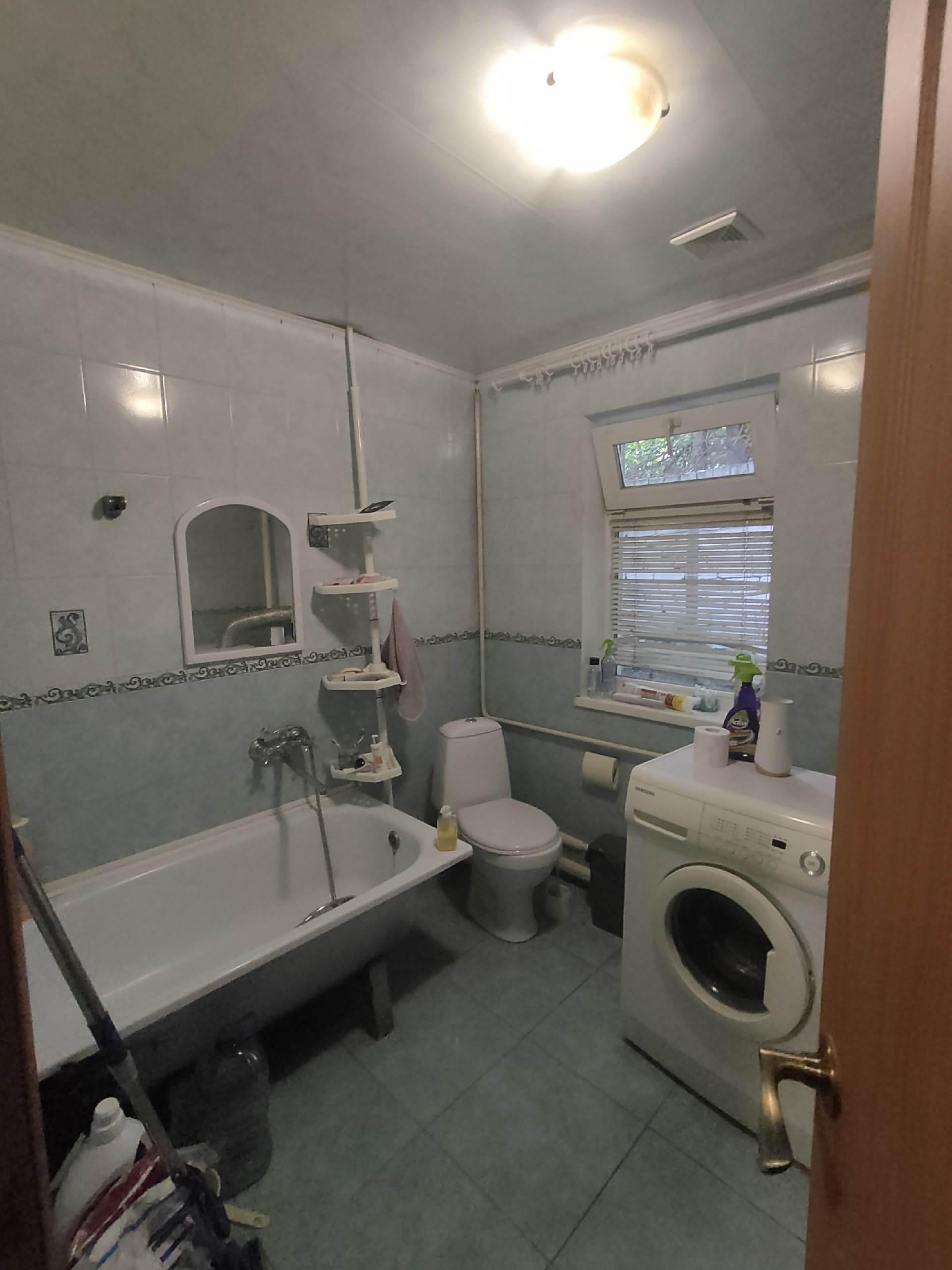 🏡 Продаётся часть дома в районе кв. Чапаева (УТОС), ул. Щорса 📐 Просторный, тёплый дом с удобной планировкой 🛏 4 комнаты, из них 2 — изолированные 🚿 Санузел совмещён, выполнен хороший косметический ремонт 🍽 Просторная кухня 🔥 Отопление — трубная система 🪟 Металлопластиковые окна 🚪 металлические двери 💧 Газова...